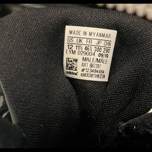 Adidas brand mens hoops 2.0 mid basketball shoe. Worn, good condition.